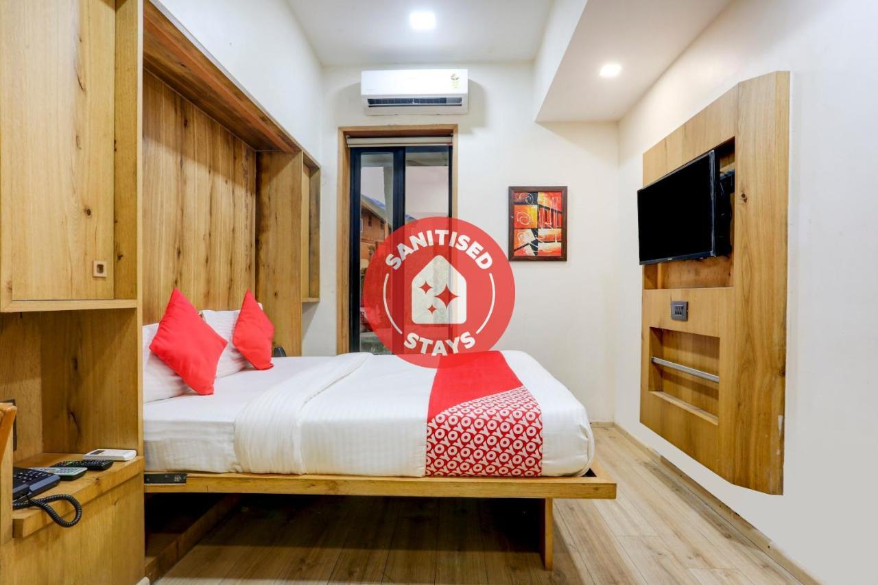 Oyo 81549 Hotel Elegance Nx 뭄바이 외부 사진