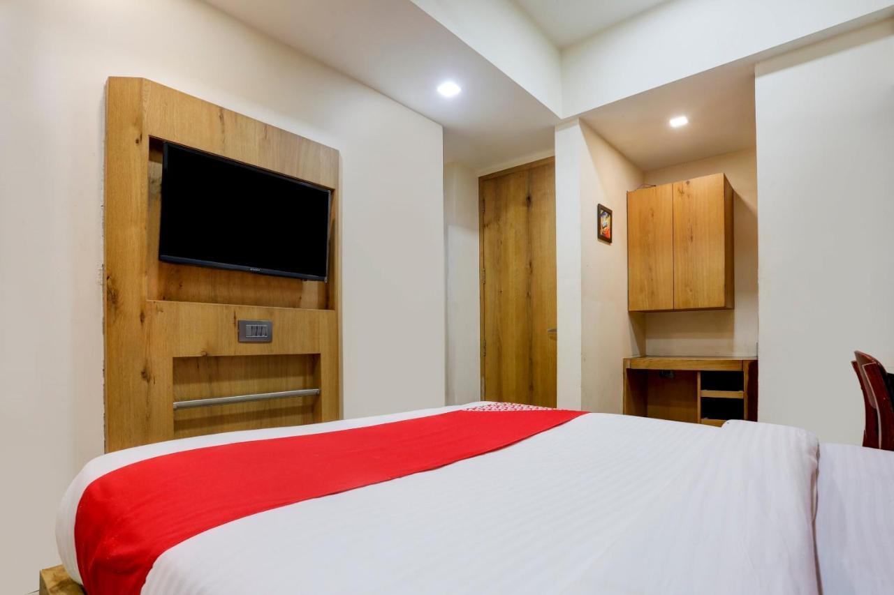 Oyo 81549 Hotel Elegance Nx 뭄바이 외부 사진