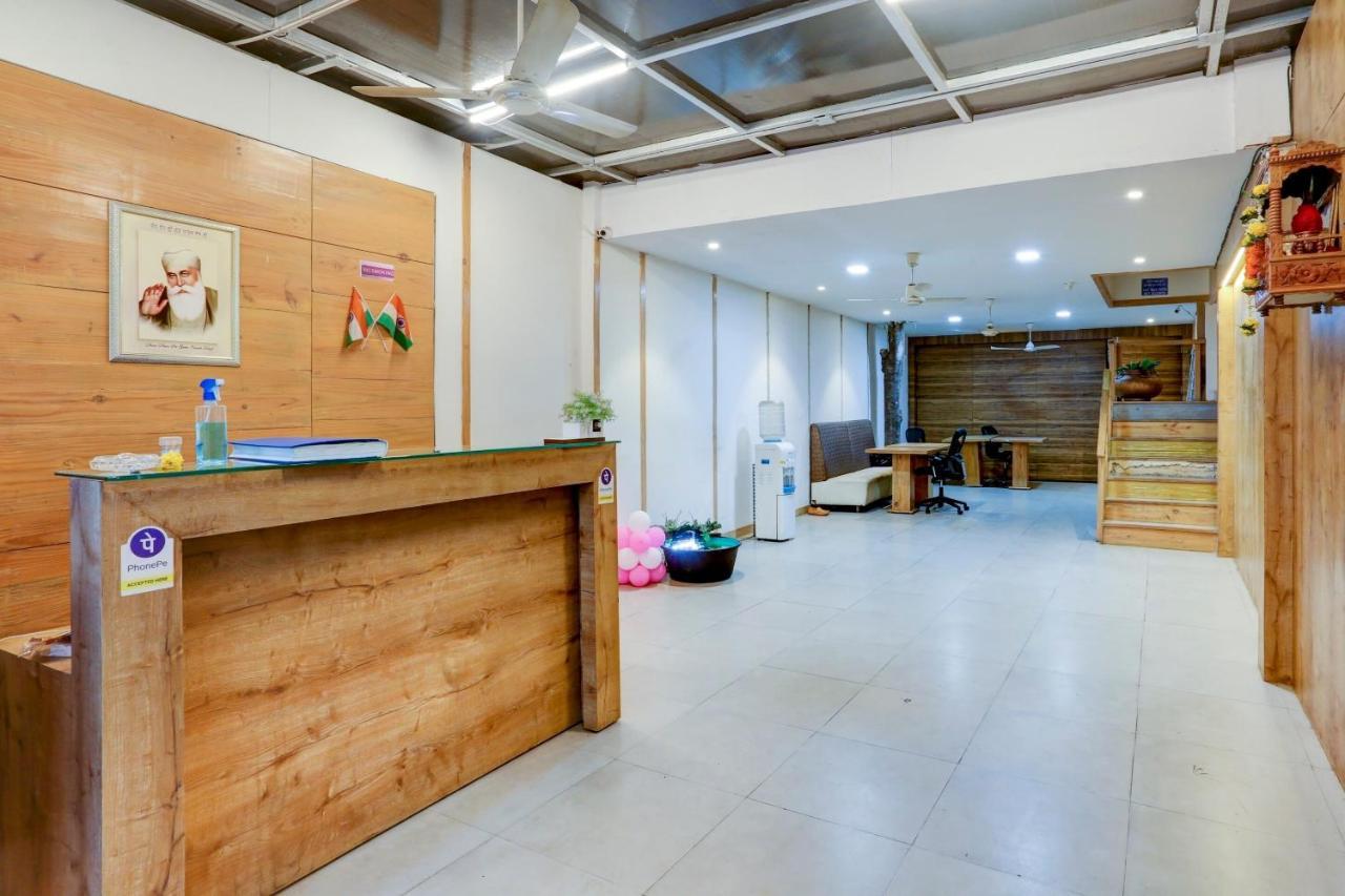 Oyo 81549 Hotel Elegance Nx 뭄바이 외부 사진